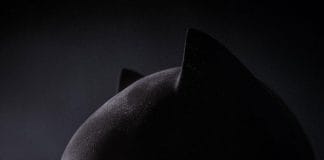 NEW PHOTO: Ben Affleck is a serious Batman