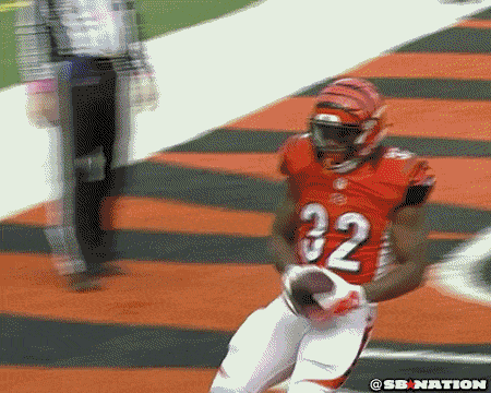 WATCH: Bengals’ Jeremy Hill does the Ickey Shuffle