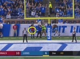 Cameraman takes 58-yard field goal to groin, keeps shooting