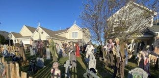 Halloween Houses: Creepers on Carlton in Crest Hill