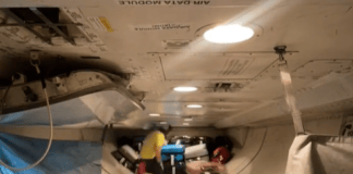 Watch how your luggage is loaded onto an airplane Stephen Linson shows how luggage is loaded onto an airplane on TikTok